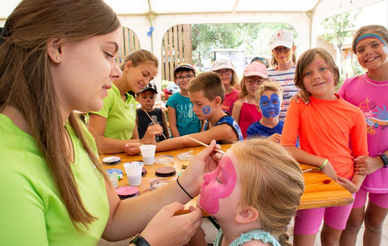 Chalets Met Buitenkeuken Op Camping Lei Suves - Joycasa Roquebrune-sur Argens Εξωτερικό φωτογραφία