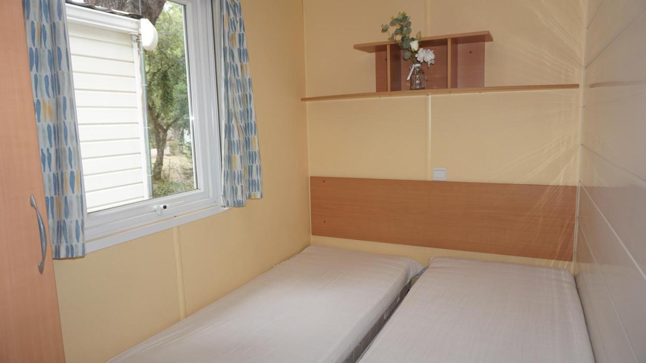 Chalets Met Buitenkeuken Op Camping Lei Suves - Joycasa Roquebrune-sur Argens Εξωτερικό φωτογραφία