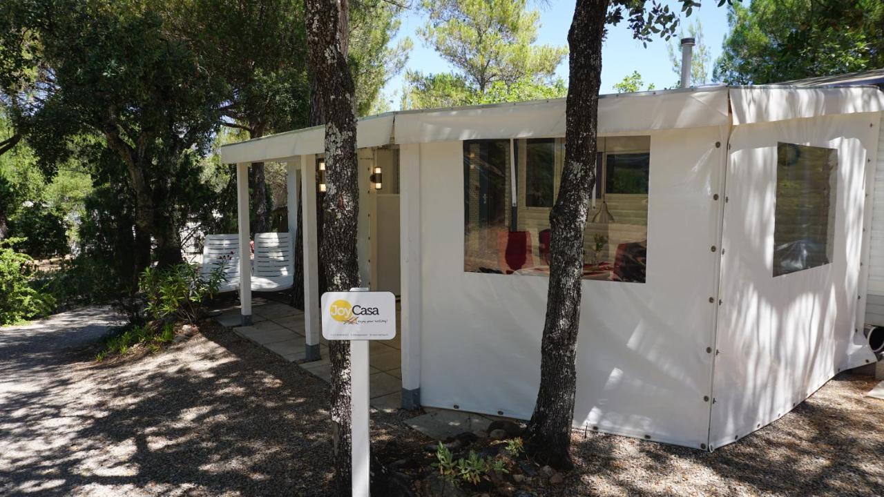 Chalets Met Buitenkeuken Op Camping Lei Suves - Joycasa Roquebrune-sur Argens Εξωτερικό φωτογραφία