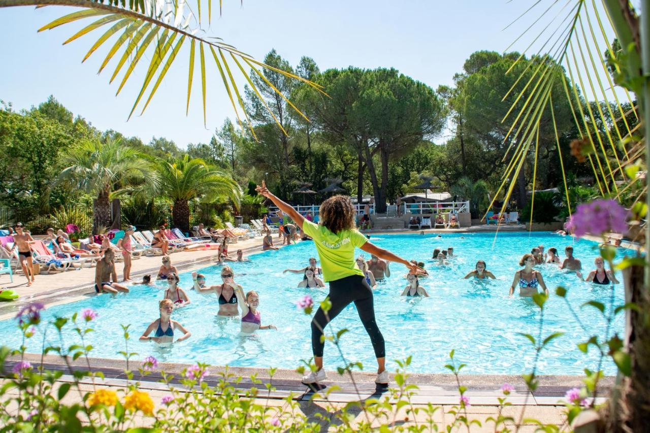 Chalets Met Buitenkeuken Op Camping Lei Suves - Joycasa Roquebrune-sur Argens Εξωτερικό φωτογραφία