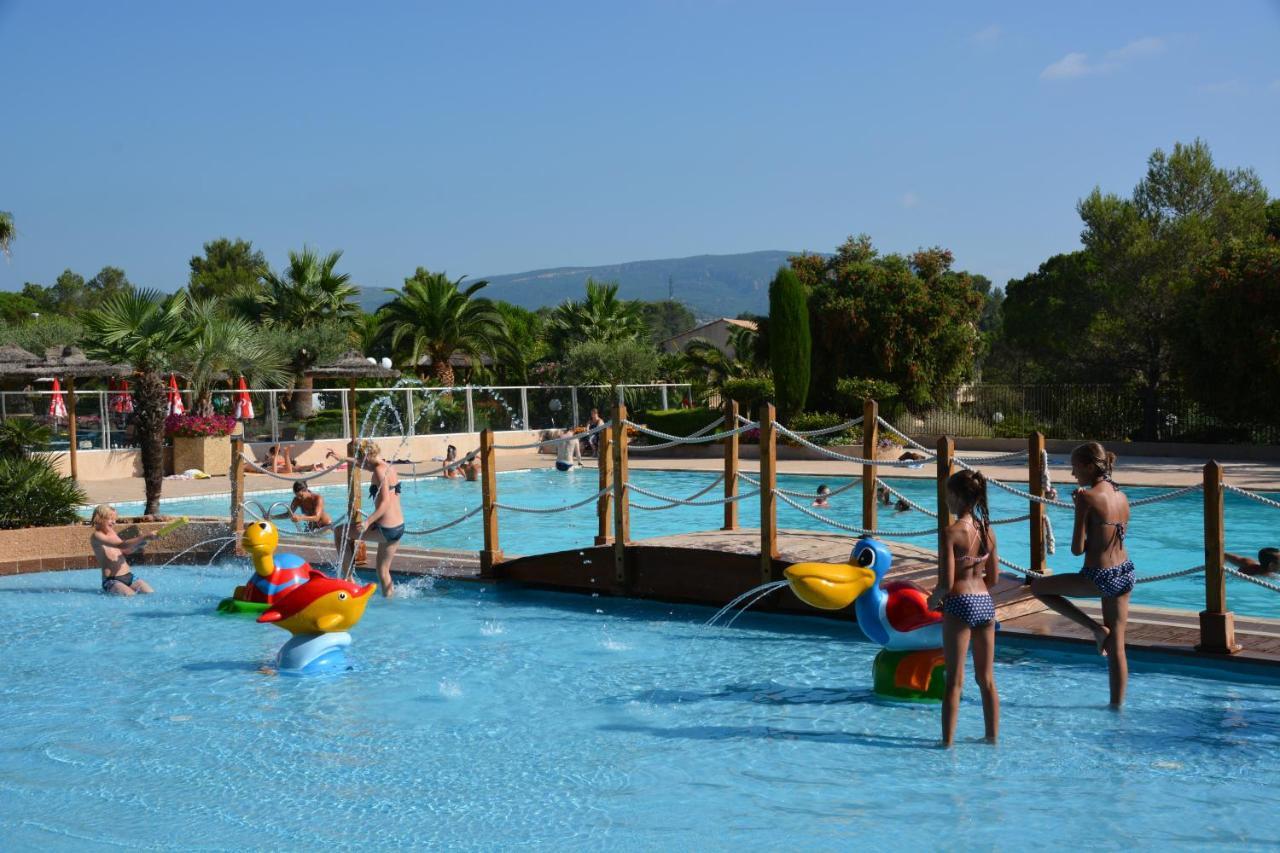 Chalets Met Buitenkeuken Op Camping Lei Suves - Joycasa Roquebrune-sur Argens Εξωτερικό φωτογραφία