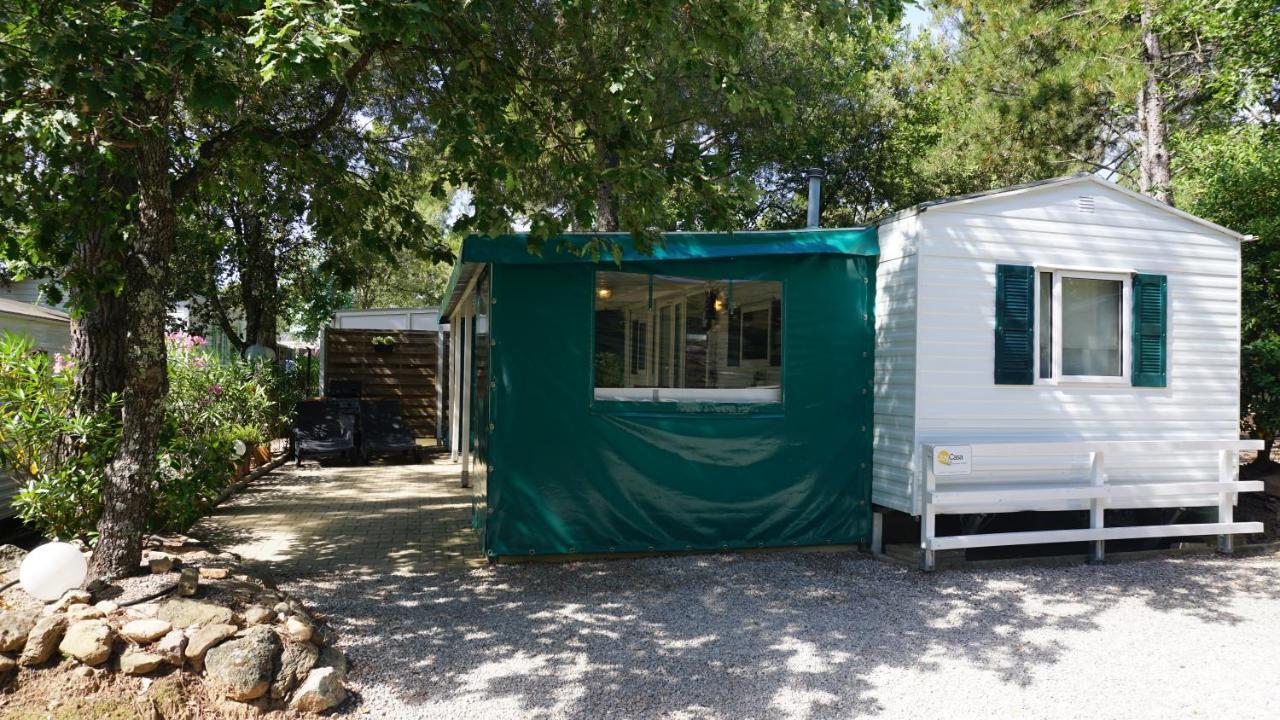 Chalets Met Buitenkeuken Op Camping Lei Suves - Joycasa Roquebrune-sur Argens Εξωτερικό φωτογραφία