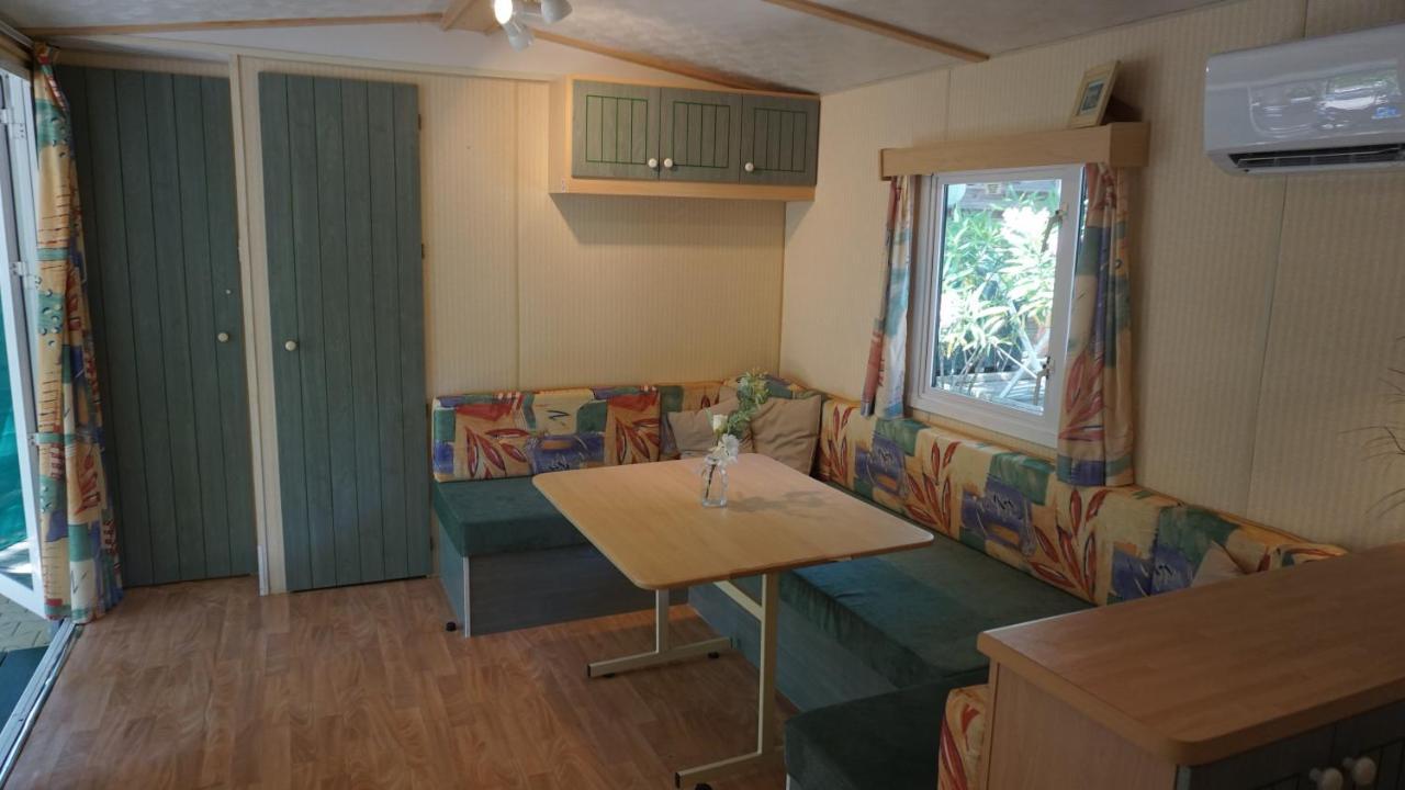 Chalets Met Buitenkeuken Op Camping Lei Suves - Joycasa Roquebrune-sur Argens Εξωτερικό φωτογραφία