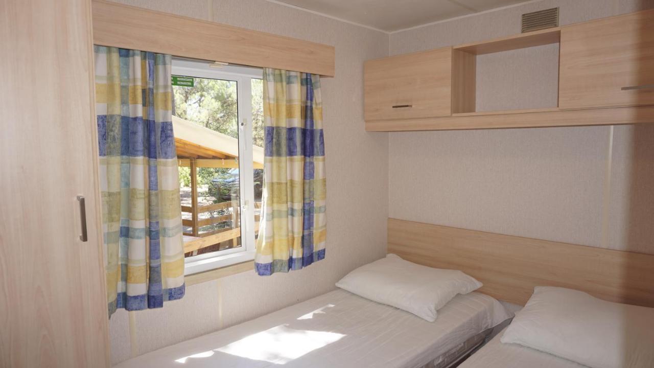 Chalets Met Buitenkeuken Op Camping Lei Suves - Joycasa Roquebrune-sur Argens Εξωτερικό φωτογραφία