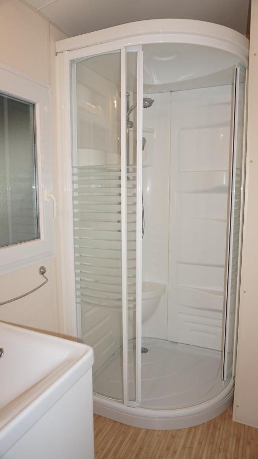 Chalets Met Buitenkeuken Op Camping Lei Suves - Joycasa Roquebrune-sur Argens Εξωτερικό φωτογραφία