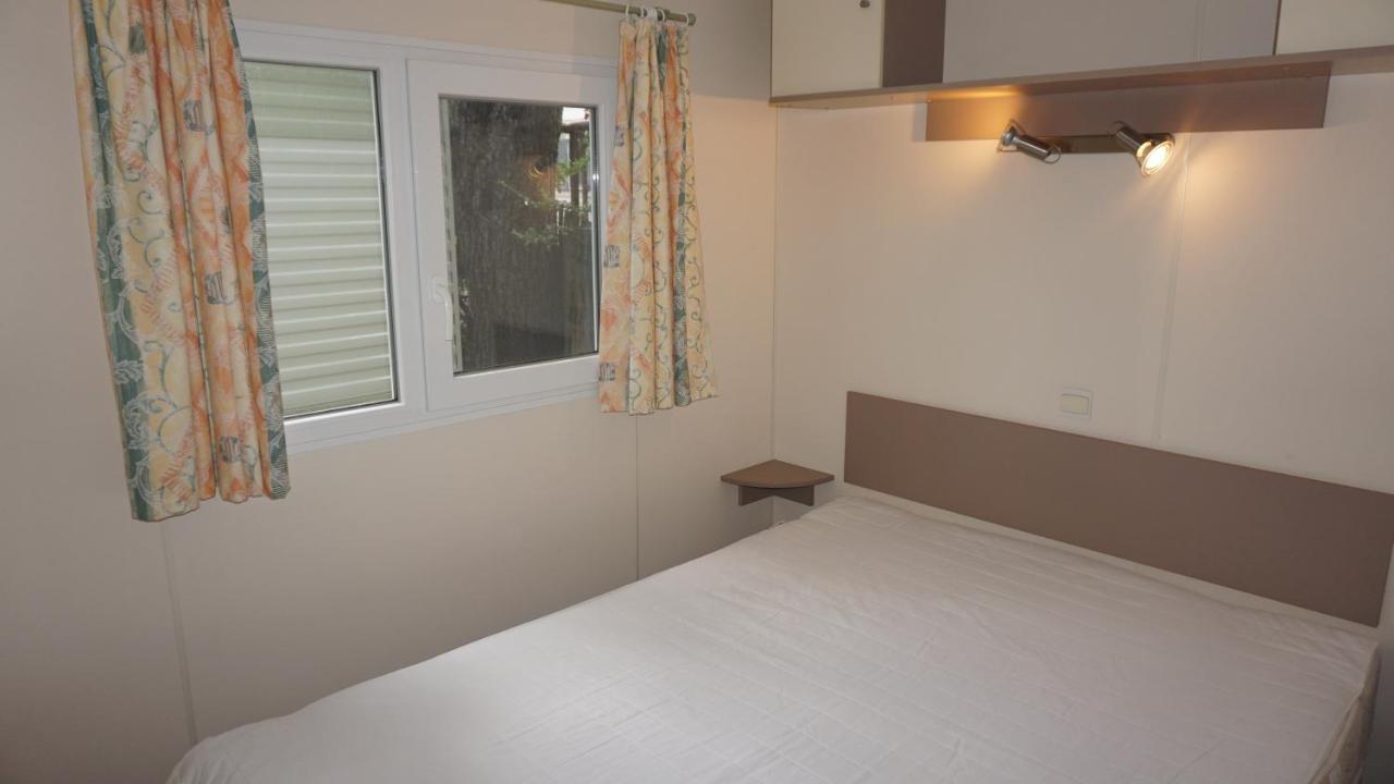 Chalets Met Buitenkeuken Op Camping Lei Suves - Joycasa Roquebrune-sur Argens Εξωτερικό φωτογραφία
