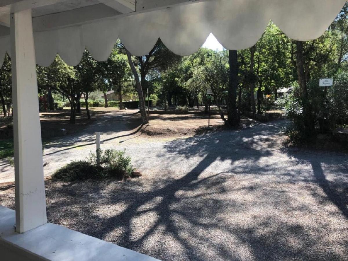 Chalets Met Buitenkeuken Op Camping Lei Suves - Joycasa Roquebrune-sur Argens Εξωτερικό φωτογραφία