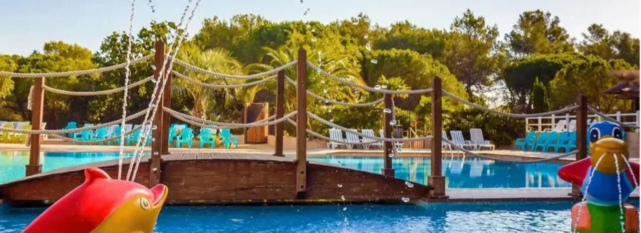 Chalets Met Buitenkeuken Op Camping Lei Suves - Joycasa Roquebrune-sur Argens Εξωτερικό φωτογραφία