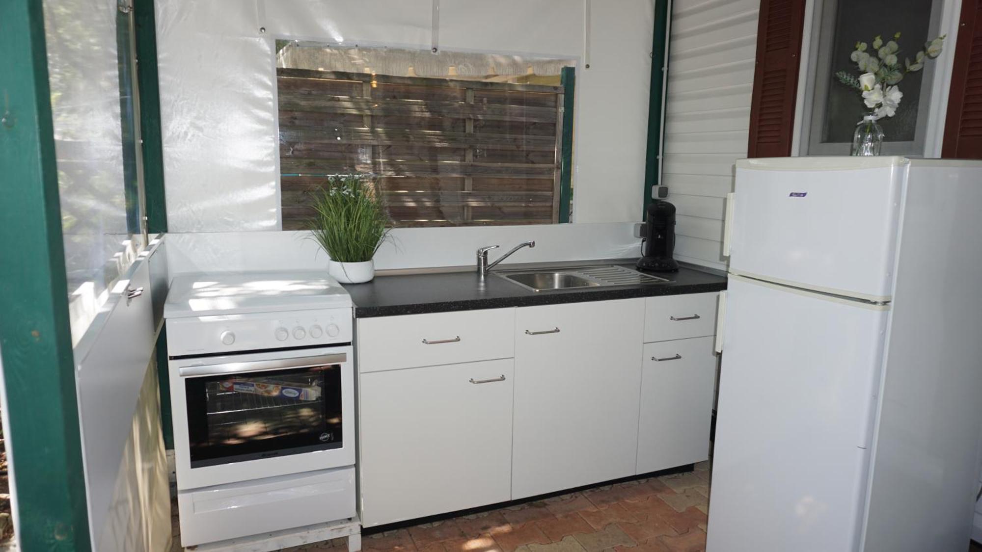 Chalets Met Buitenkeuken Op Camping Lei Suves - Joycasa Roquebrune-sur Argens Δωμάτιο φωτογραφία
