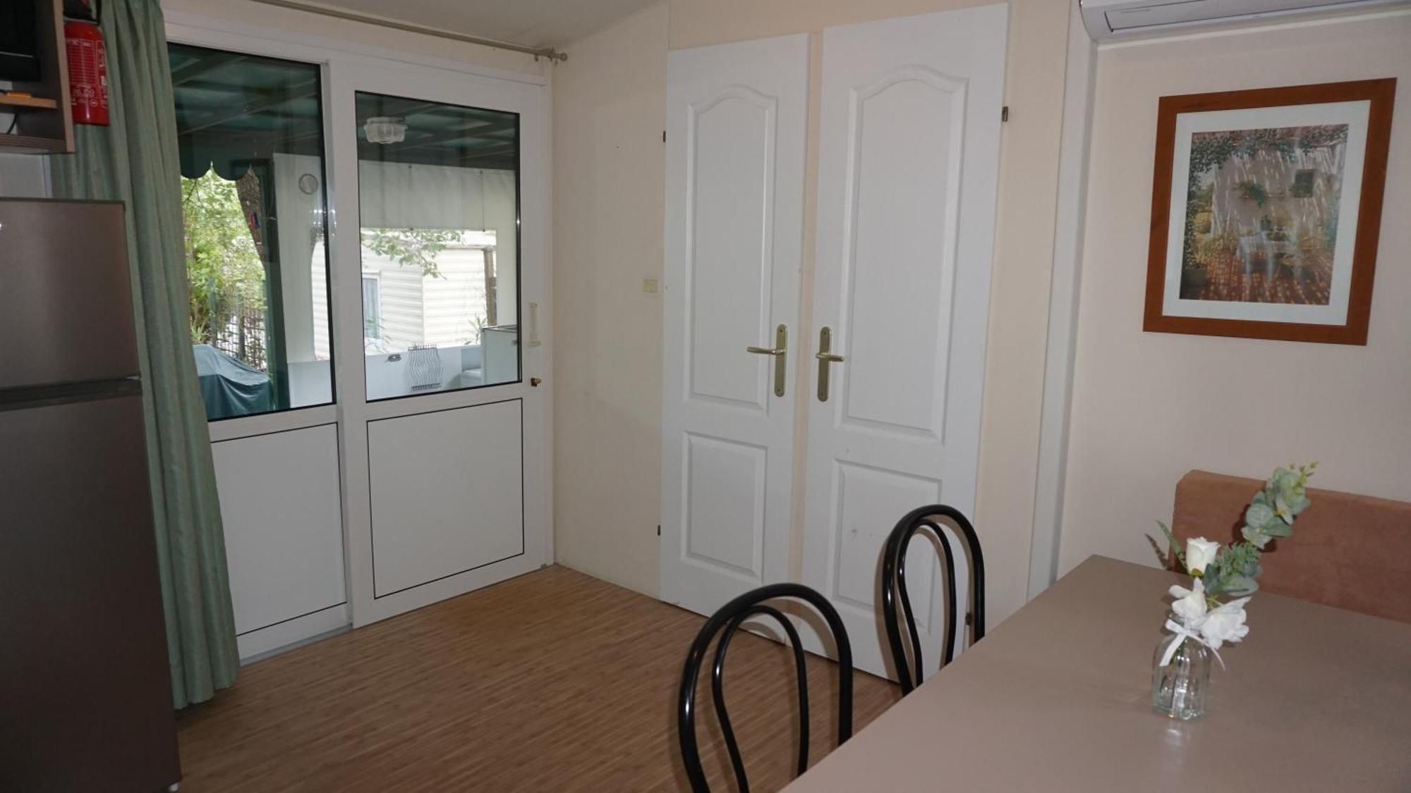 Chalets Met Buitenkeuken Op Camping Lei Suves - Joycasa Roquebrune-sur Argens Δωμάτιο φωτογραφία