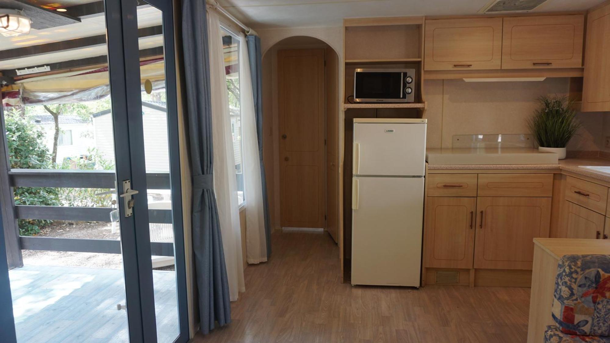 Chalets Met Buitenkeuken Op Camping Lei Suves - Joycasa Roquebrune-sur Argens Δωμάτιο φωτογραφία