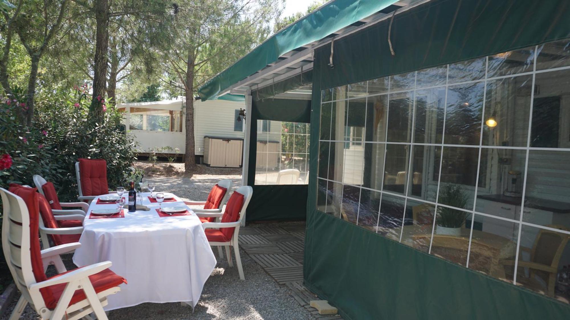 Chalets Met Buitenkeuken Op Camping Lei Suves - Joycasa Roquebrune-sur Argens Δωμάτιο φωτογραφία