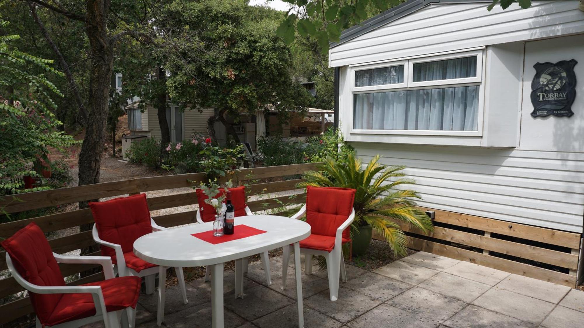 Chalets Met Buitenkeuken Op Camping Lei Suves - Joycasa Roquebrune-sur Argens Δωμάτιο φωτογραφία