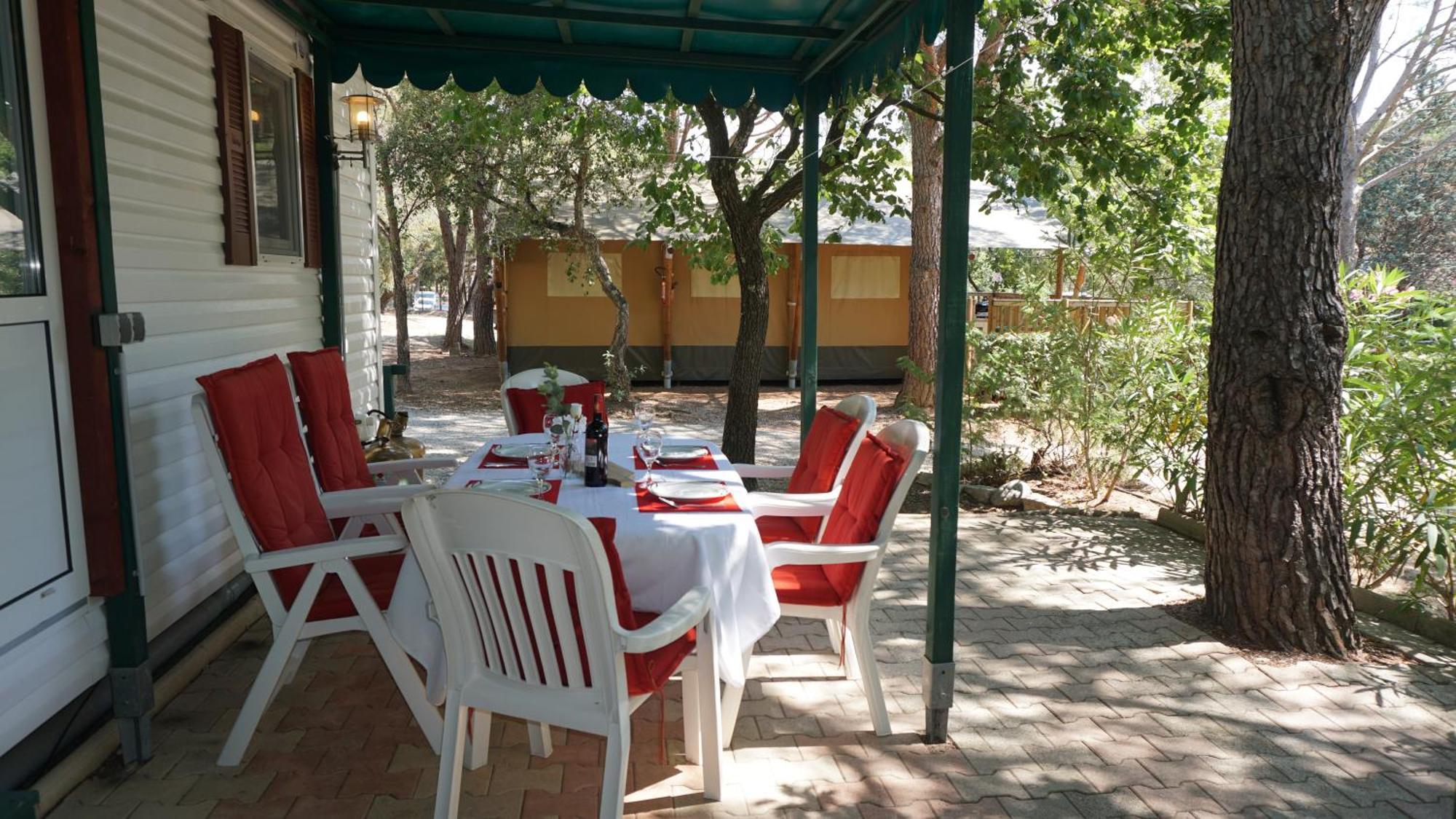Chalets Met Buitenkeuken Op Camping Lei Suves - Joycasa Roquebrune-sur Argens Δωμάτιο φωτογραφία